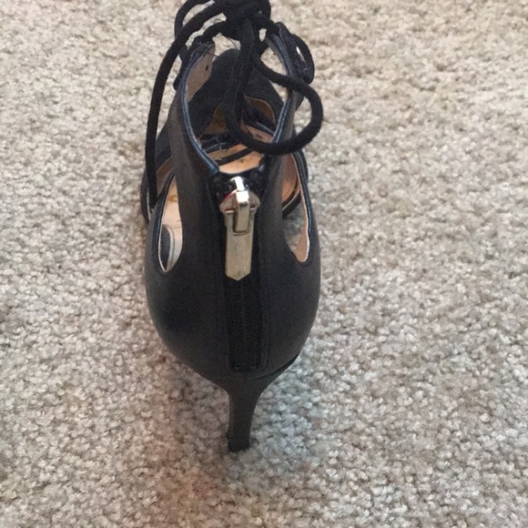 Sam Edelman crisscross tie up pointed toe zip back size 8 1/2 black heels - Picture 4 of 9